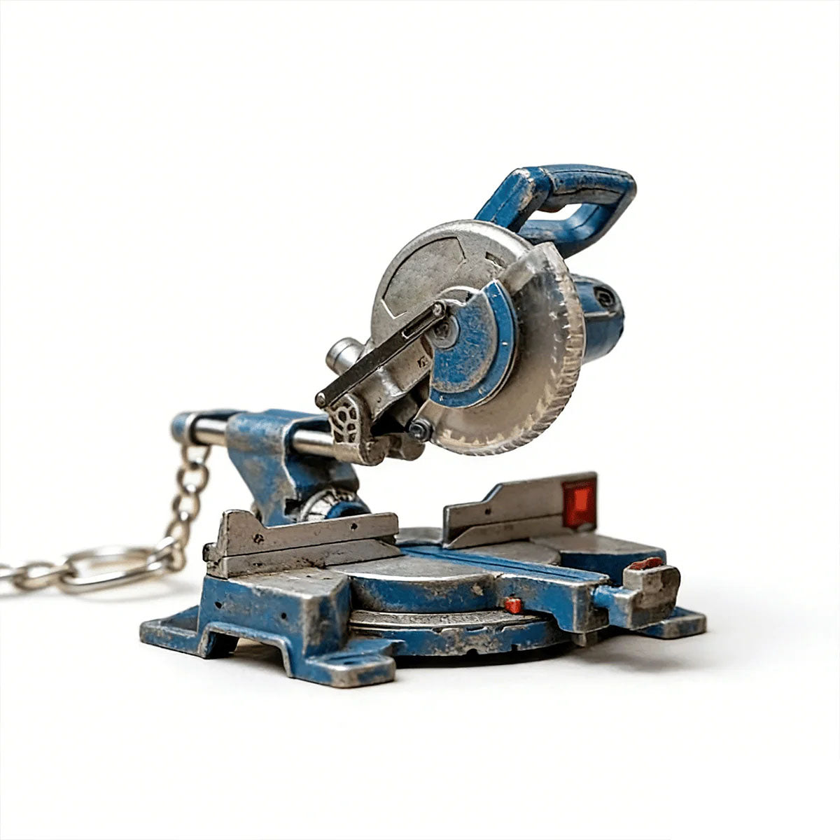 🔥𝑳𝑨𝑺𝑻 𝑫𝑨𝒀 𝟒𝟗% 𝑶𝑭𝑭 - 🛠️ 2-in-1 Mini Mitre Saw Keychain: Portable Cutting Tool + Collector's Item for Tool Enthusiasts